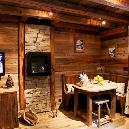 1650 Chalet Sleeps 2 Wifi