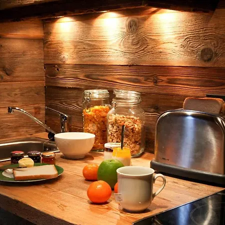 1650 Chalet Sleeps 2 Wifi شاليه كورشوفيل